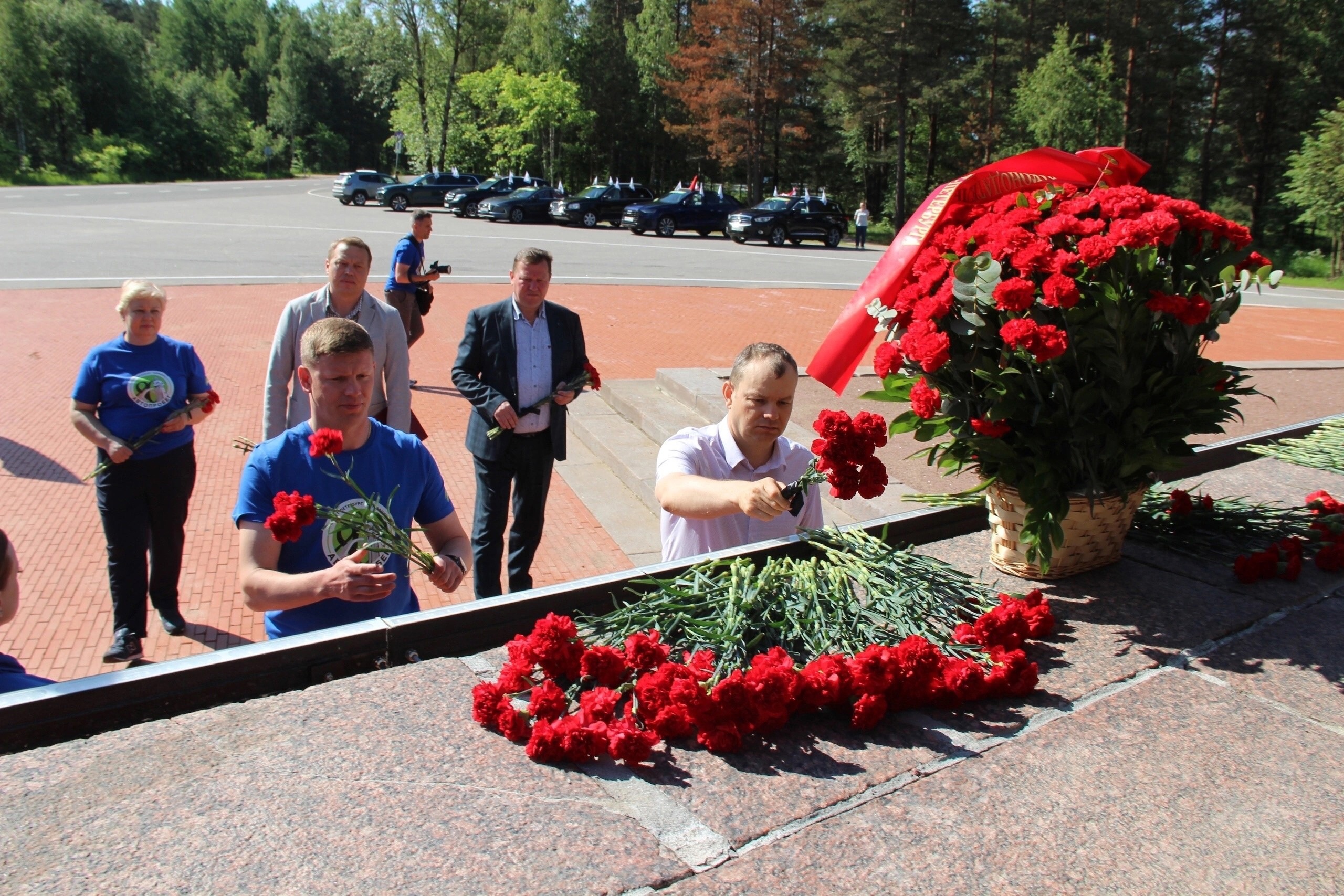 Автопробег «Дорогами Победы» стартовал от мемориала «Невский пятачок» |  09.06.2024 | ЛенОбласть - БезФормата